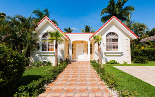 Villa  recientemente renovada