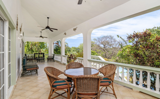 Villa – Vista al mar – Amueblada – 4 Dormitorios